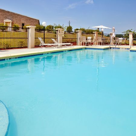 Holiday Inn Express Hotel & Suites Selma By Ihg Exterior photo
