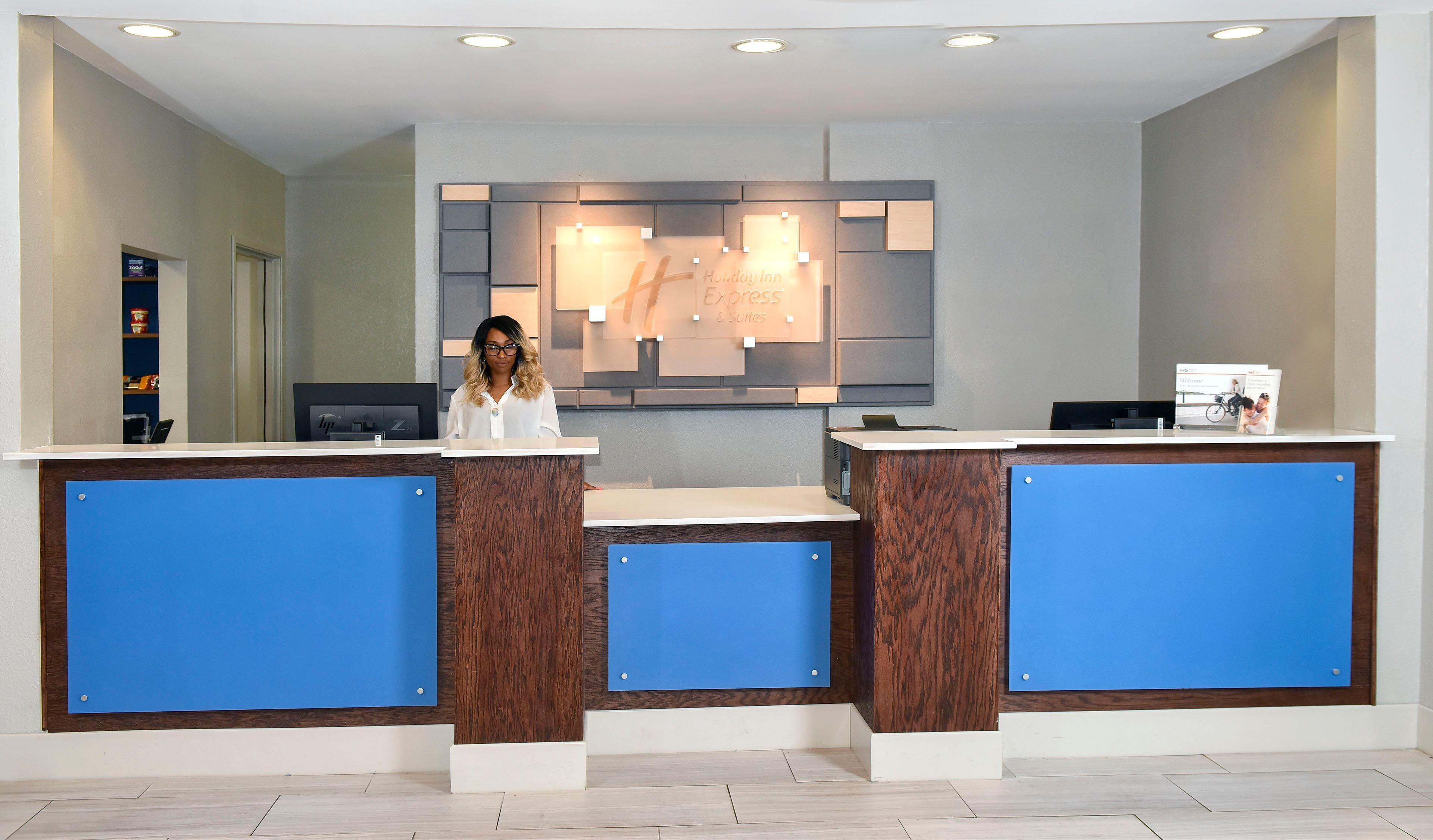 Holiday Inn Express Hotel & Suites Selma By Ihg Exterior photo