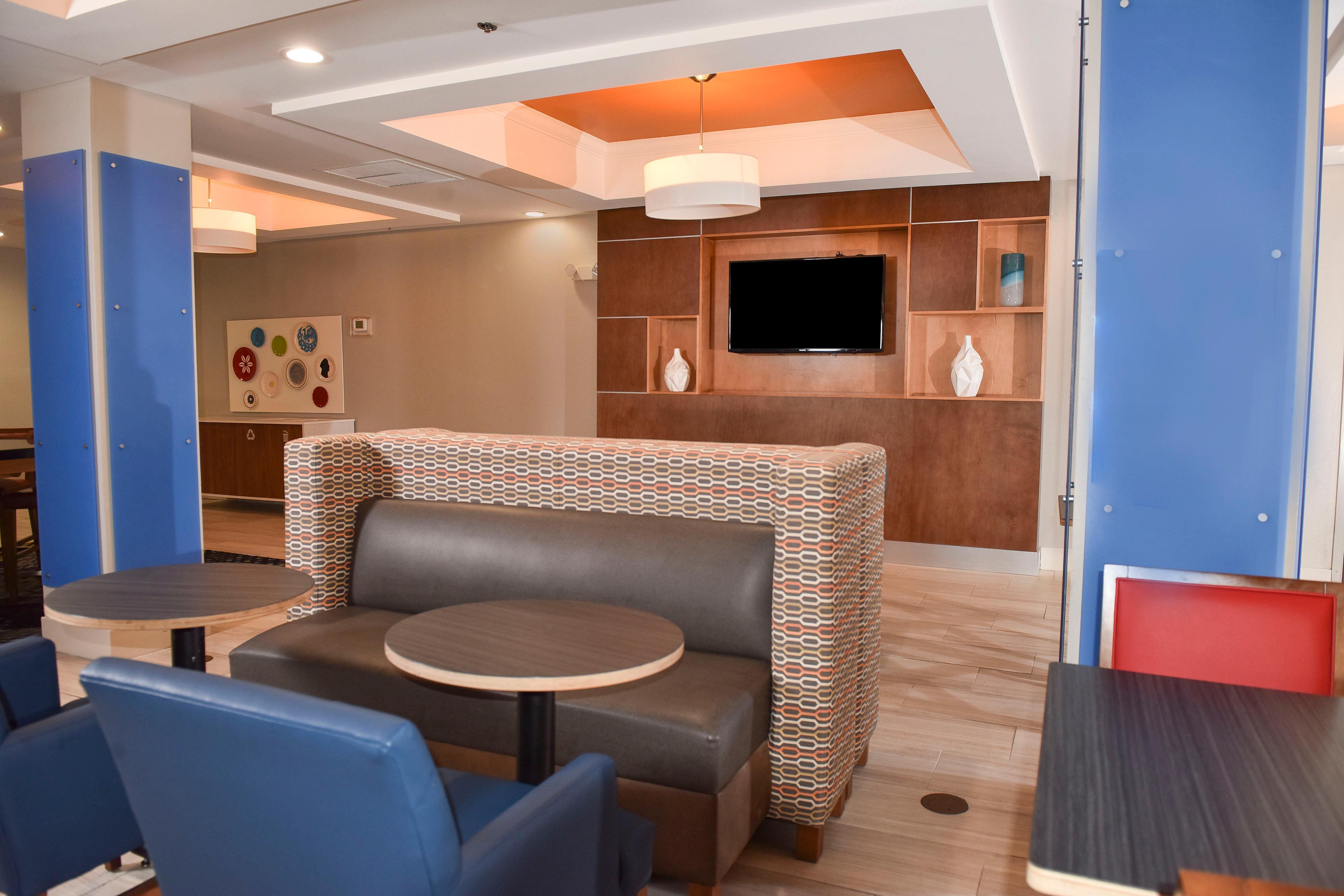 Holiday Inn Express Hotel & Suites Selma By Ihg Exterior photo