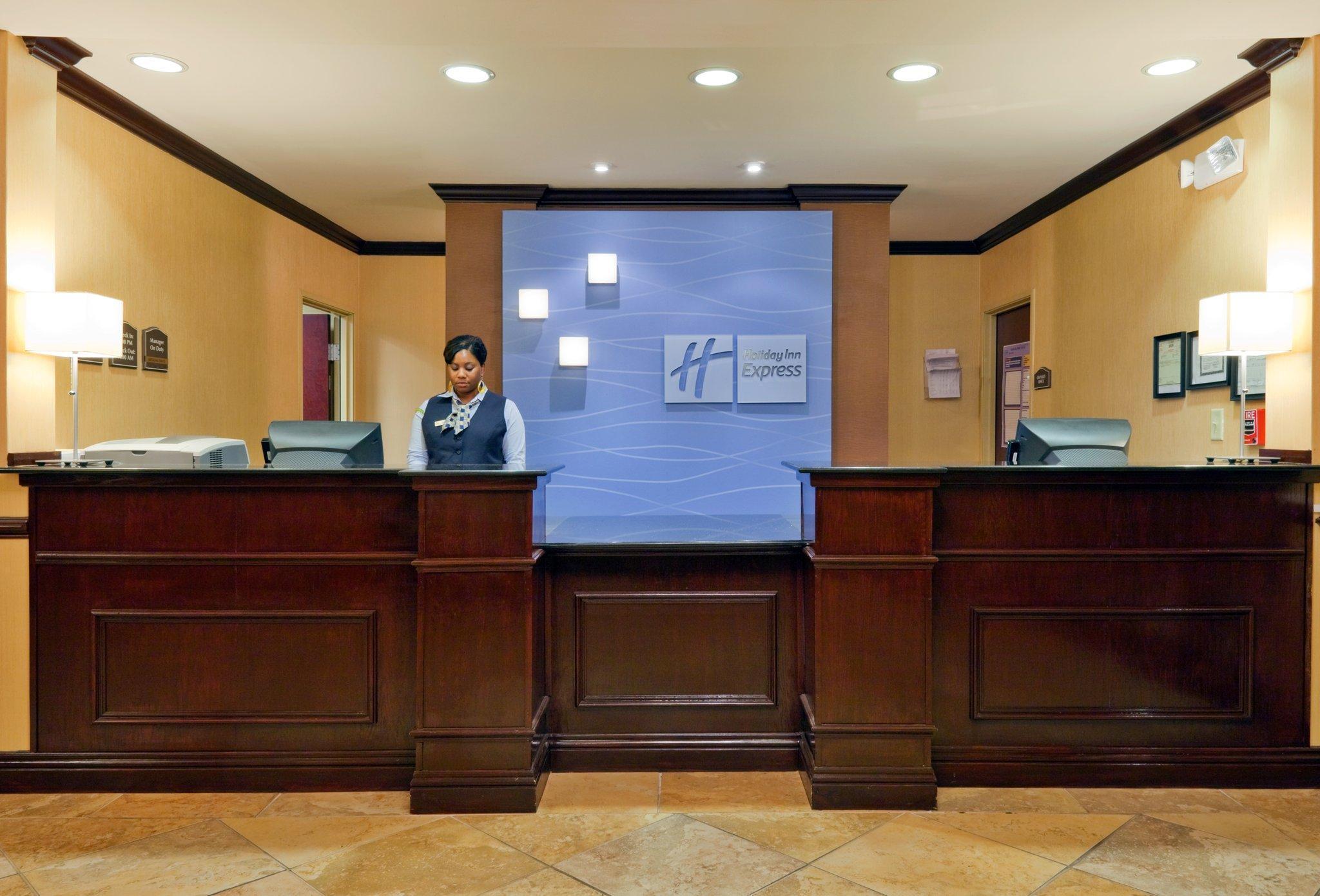 Holiday Inn Express Hotel & Suites Selma By Ihg Exterior photo