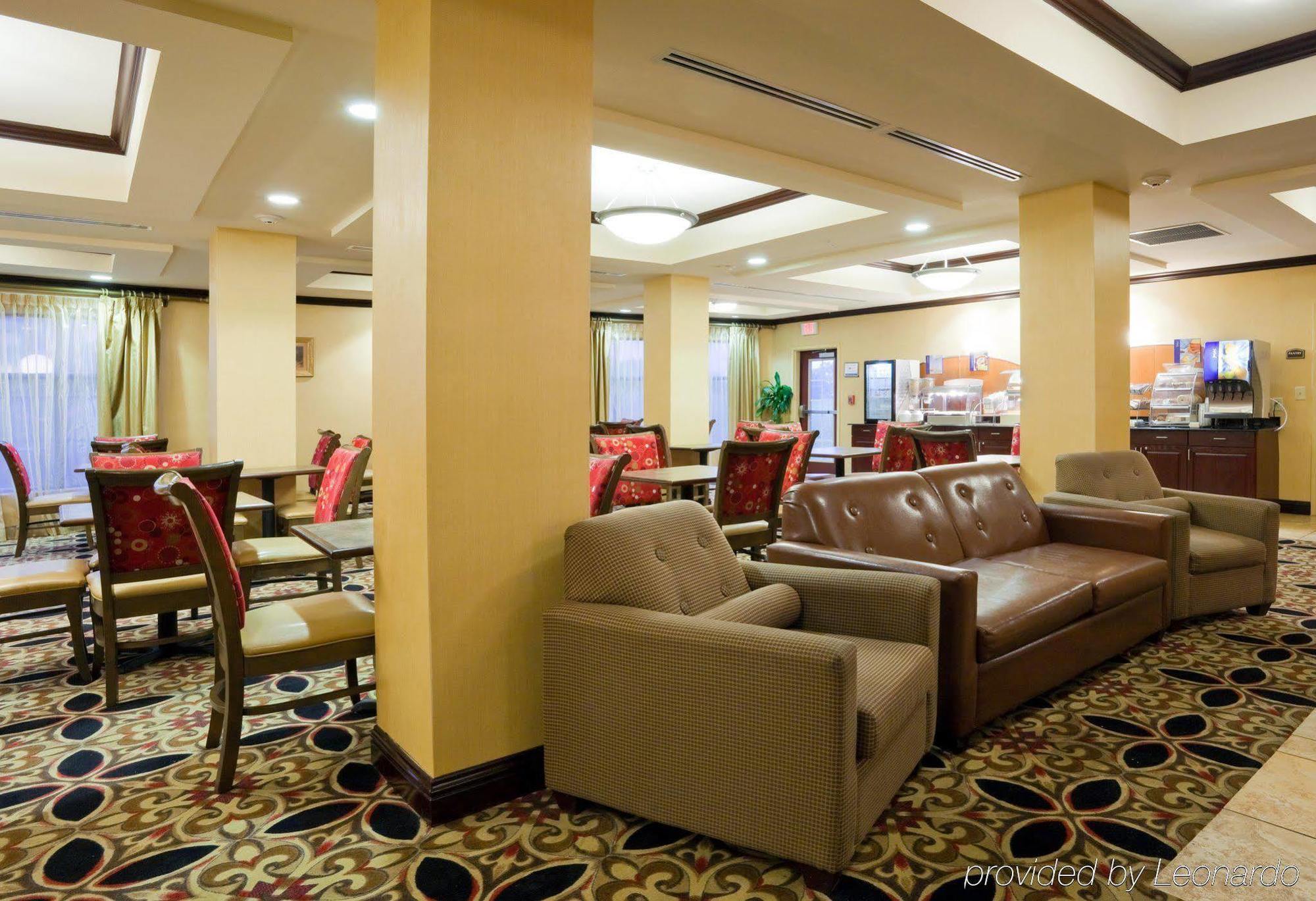 Holiday Inn Express Hotel & Suites Selma By Ihg Exterior photo