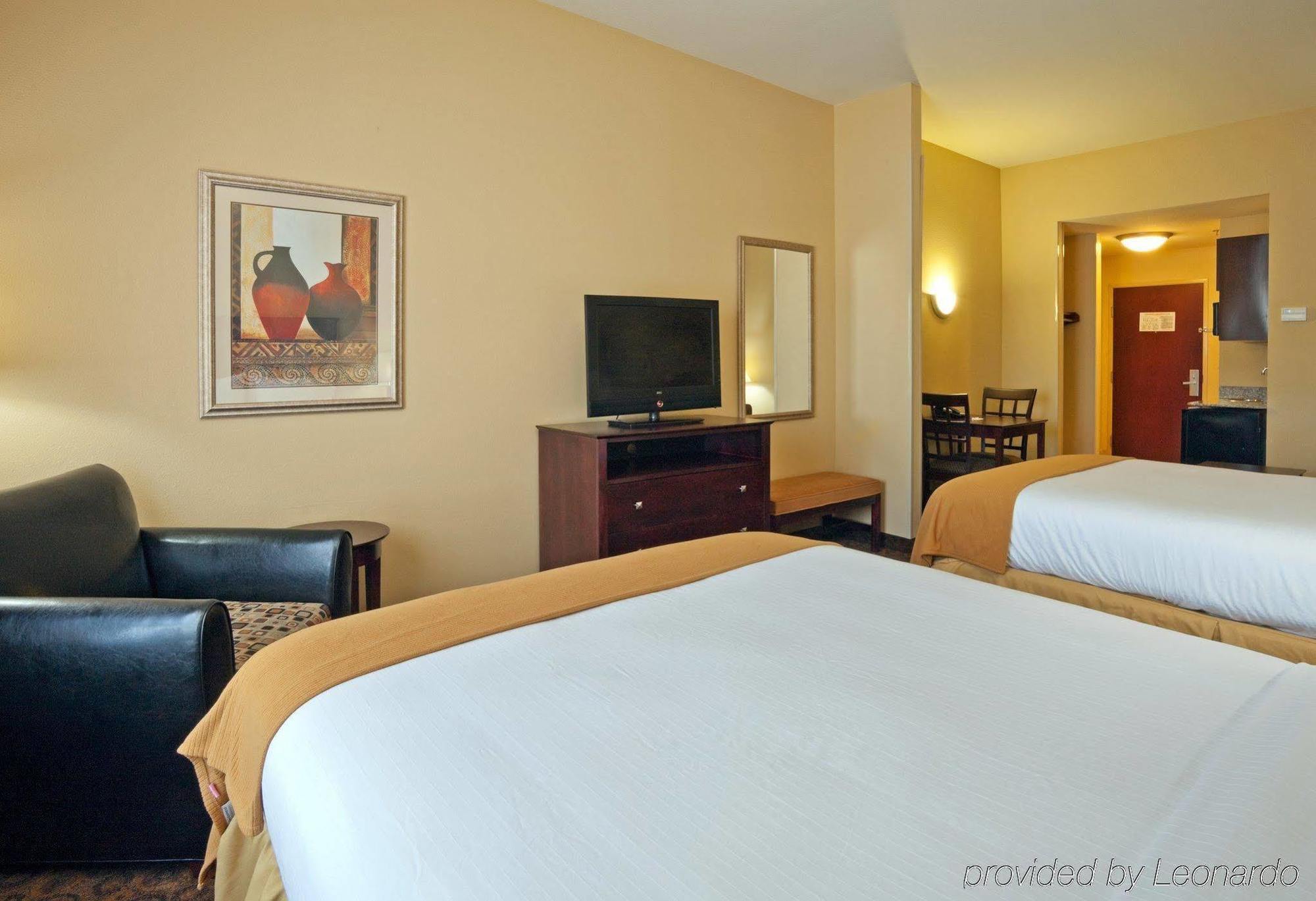 Holiday Inn Express Hotel & Suites Selma By Ihg Exterior photo