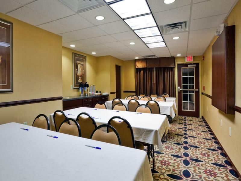 Holiday Inn Express Hotel & Suites Selma By Ihg Exterior photo